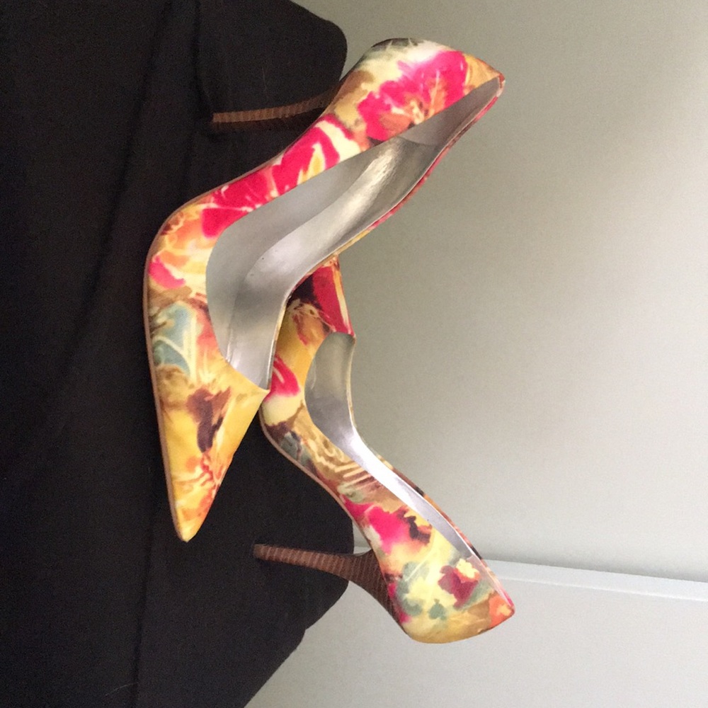Worthington Tropical  Print Pumps